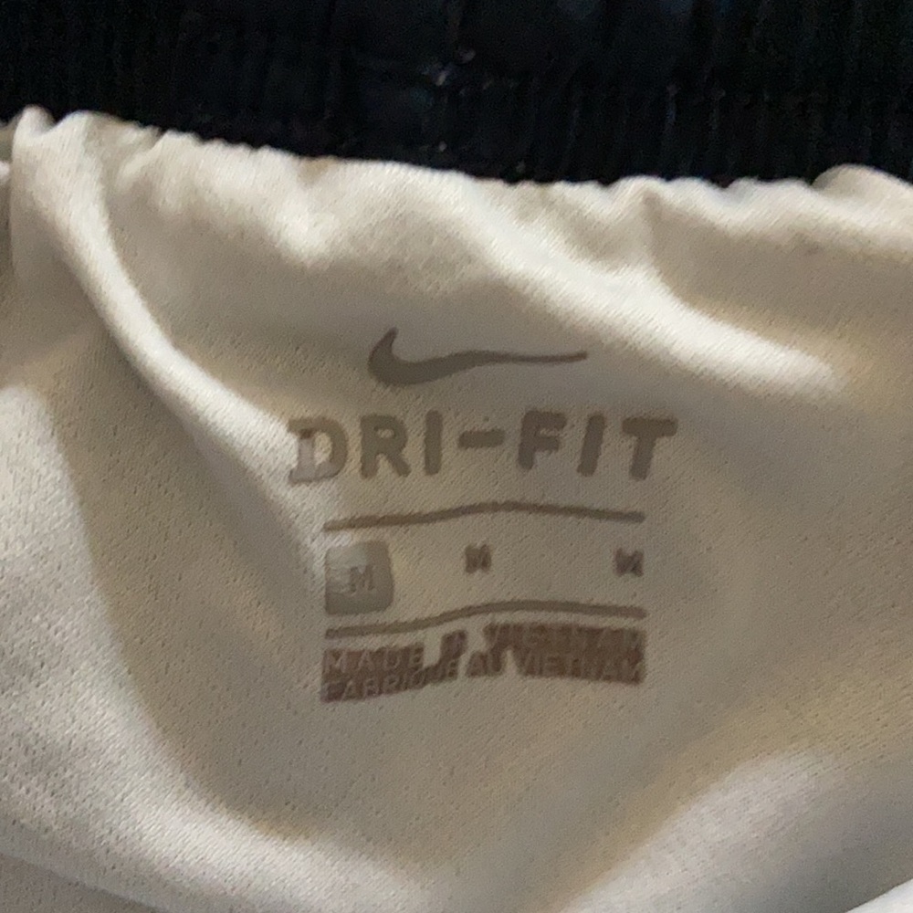 nike shorts - Picture 2 of 3